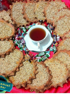 عکسی از دستور تافتون کنجدی الهام پز
