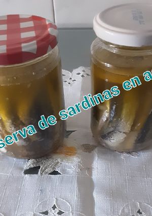 Una foto de Sardinas conservadas en aceite🐟