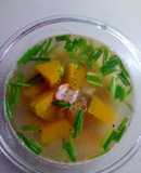 Canh bí đỏ nấu tôm