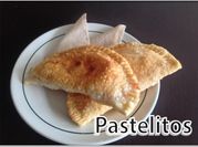 Una foto de pastelitos de jamón y queso