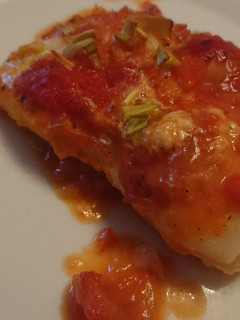 Una foto de Bacalao con tomate