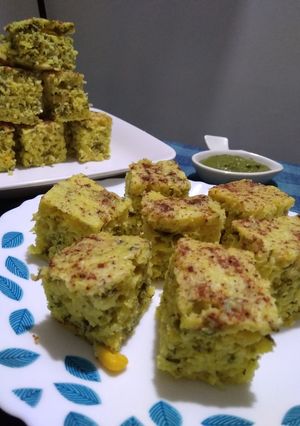 મેથી મકાઈ ના ઢોકળા (Methi Makai Dhokla Recipe In Gujarati) રેસીપી મુખ્ય ફોટો