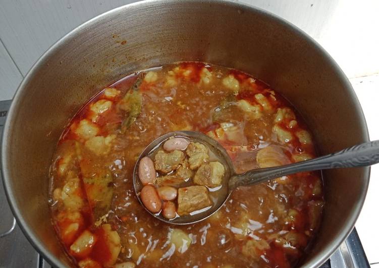 Sayur daging kacang merah