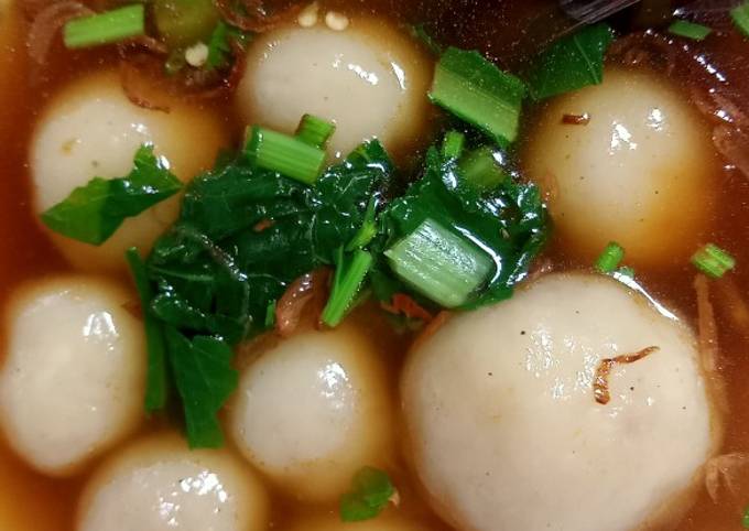 Bagaimana Membuat Cilok kuah pedas Anti Gagal