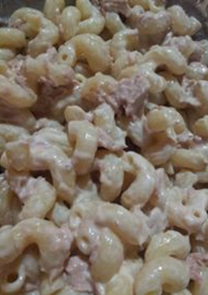Una foto de Ensalada de fideos, atún y mas