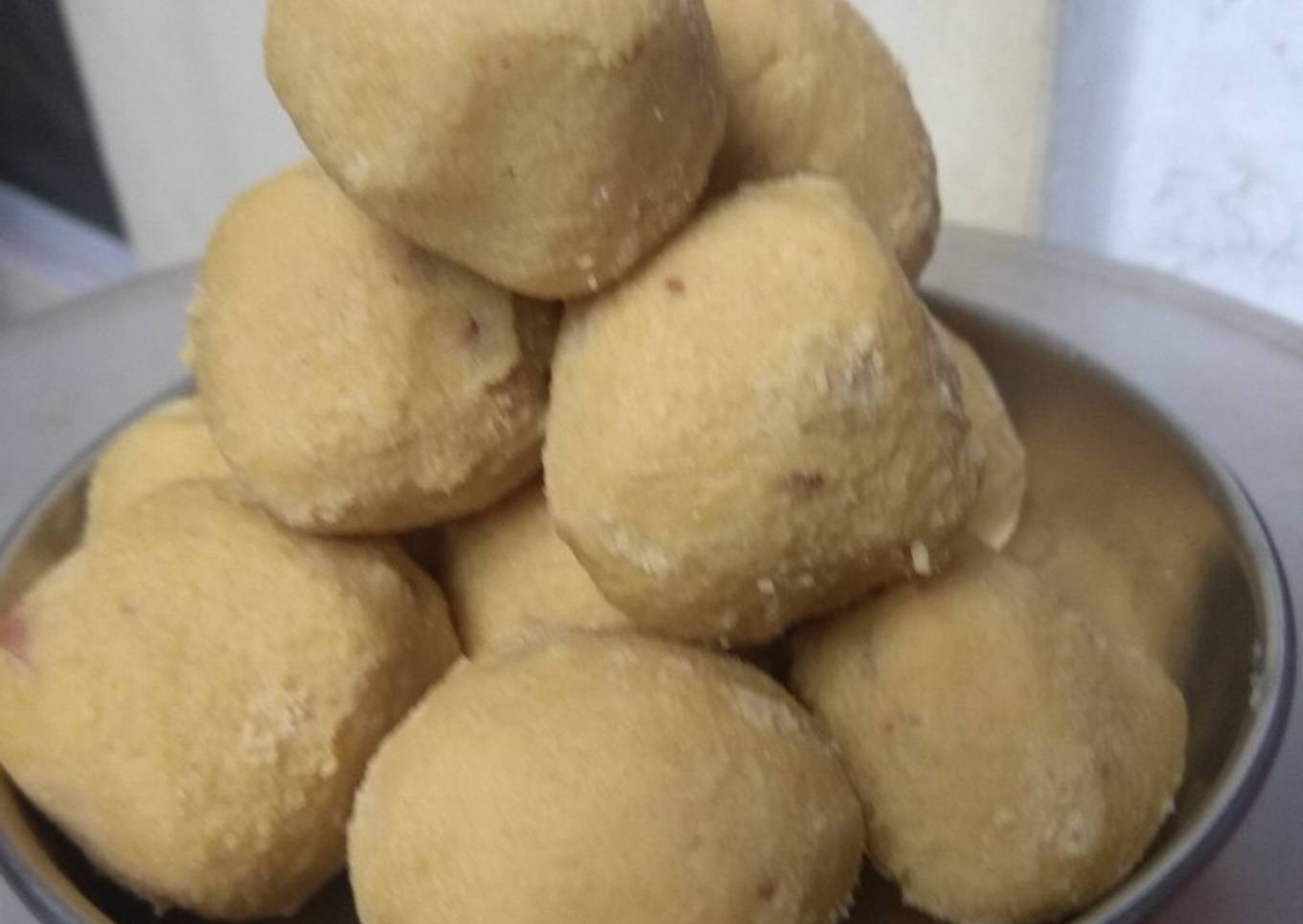 Besan k laddu # flours