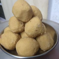 A picture of Besan k laddu # flours.