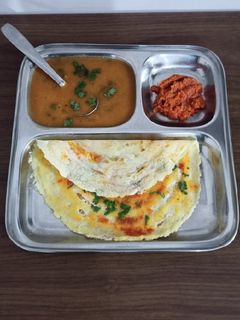 ગાર્લિક રવા ઢોસા (Garlic Rava Dosa Recipe In Gujarati) રેસીપી મુખ્ય ફોટો