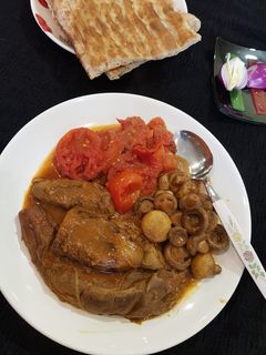 عکسی از دستور خورش گوجه ،بادمجان،قارچ