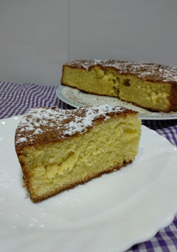 Una foto de Bizcocho de leche y limón