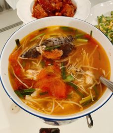 canh cá nấm kim châm