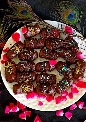 चॉकलेट बिस्कुट रोल (Chocolate biscuit roll recipe in hindi) रेसिपी मुख्य फोटो