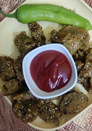 ભાજી ના મુઠીયા (Bhaji Muthia Recipe In Gujarati) રેસીપી મુખ્ય ફોટો