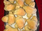 Una foto de cuernitos de grasa caseros