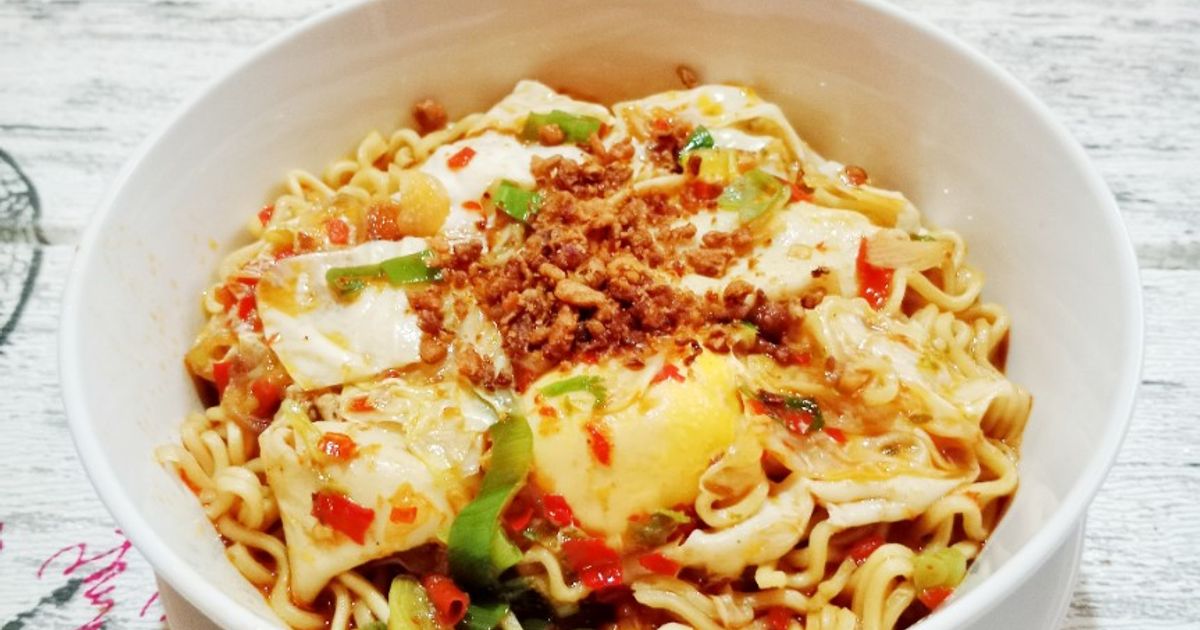 Mie Nyemek Kuah Pedas