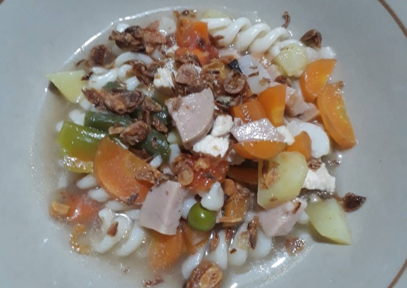 Sop ayam sosis