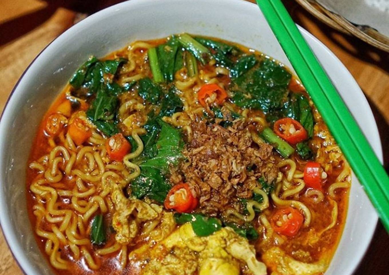 Indomie Nyemek : [Enak, Mudah, Murah]