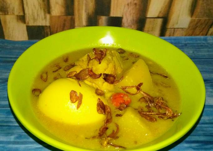 Opor Ayam Kentang