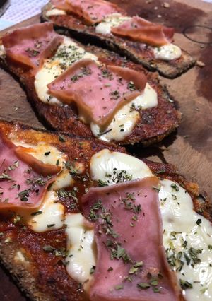 Una foto de Milanesas de berenjena rebozadas en avena y semillas