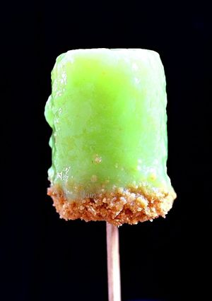 A picture of Raw Mango Mint Cheese cake popsicle.