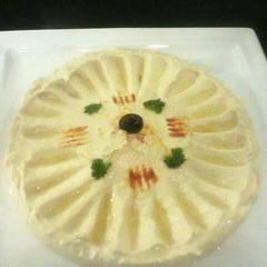 A picture of Hummus.