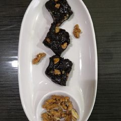A picture of Chocolate walnut fudge.