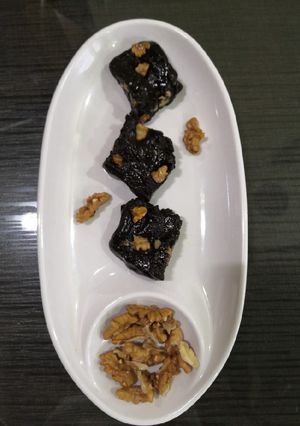 A picture of Chocolate walnut fudge.