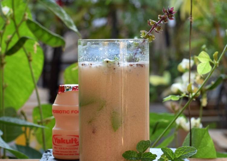 Simple Way to Make Favorite Probiotic Plantain stem Juice With Yakult