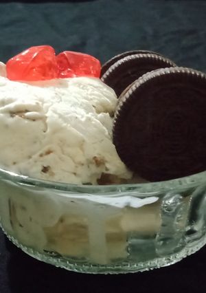 મેજીકસ કૂકીઝ આઈસ્ક્રીમ (cookies icecream recipe in gujrati) રેસીપી મુખ્ય ફોટો