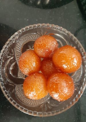 ગુલાબ જાંબુ(Gulab jamun Recipe in Gujarati) રેસીપી મુખ્ય ફોટો