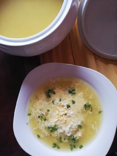 Una foto de Sopa de pollo, verduras y pasta