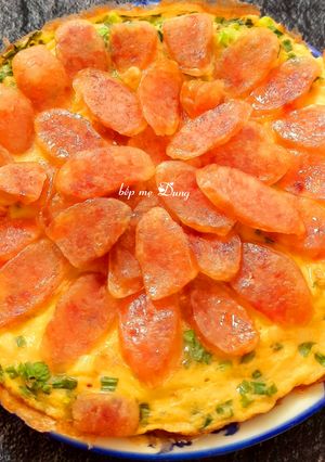 Hình của món Trứng chiên lạp xưởng.
