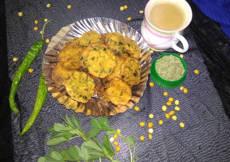 Recipe of Favorite Methi leaves Chana Dal Vada