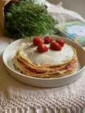 Torta crêpes al rabarbaro, crema di cocco e fragole