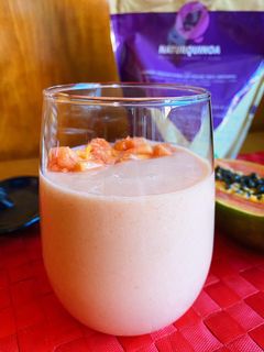 Una foto de Batido de papaya y Naturquinoa