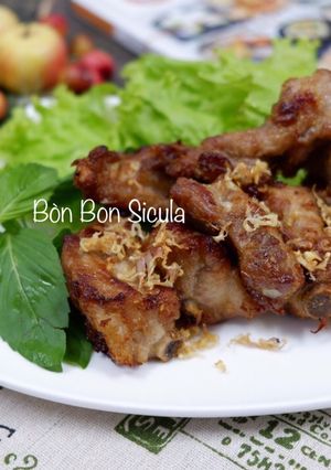 Hình của món Sườn Heo Chiên Sả Ớt.
