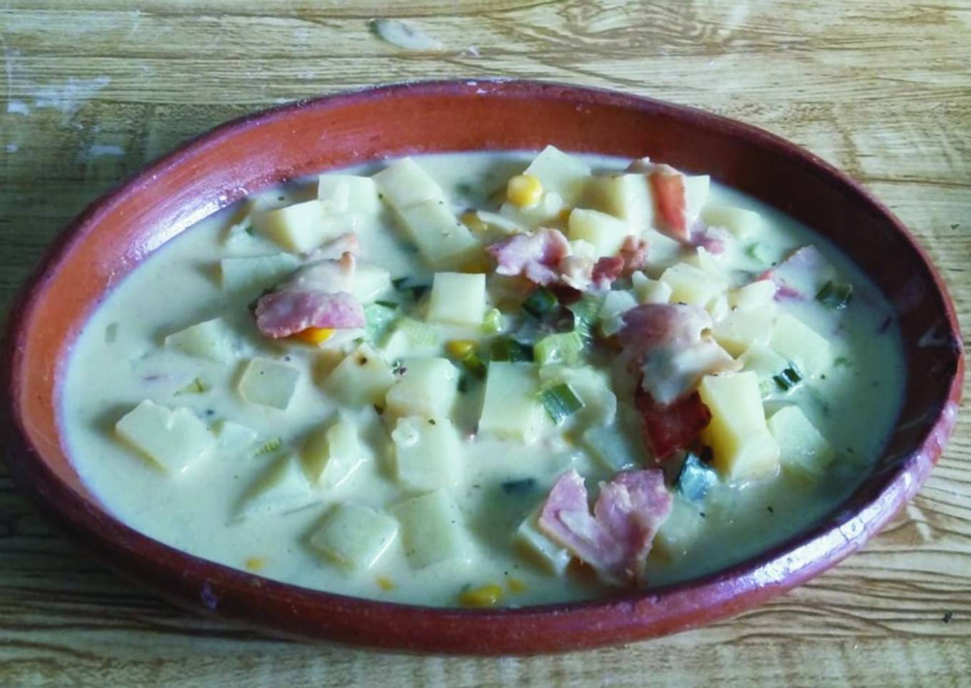 Sopa de papa y tocino