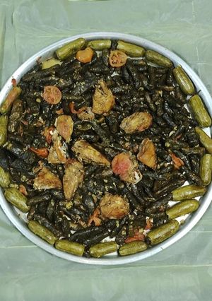 صورة لوصفة ورق دوالي مع دجاج وكوسا