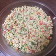 Ensalada de pollo con pasta de coditos verdura (zanahoria chicharo elote apio aceitunas)