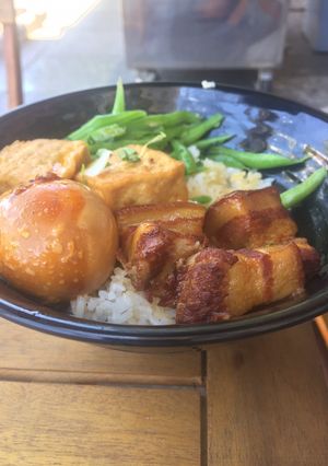 Hình của món Thịt kho Tàu (Tô Đông Pha).