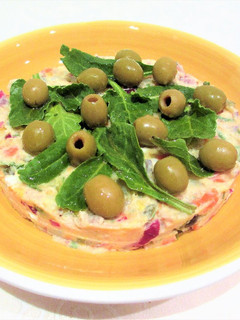 Una foto de Ensaladilla de verduras y pescado