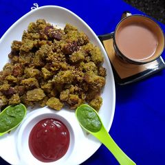 A picture of Palak dudhi muthiya.