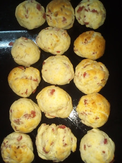 Una foto de Scones de salame y queso