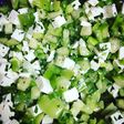 Ensalada de tomatillo con queso panela