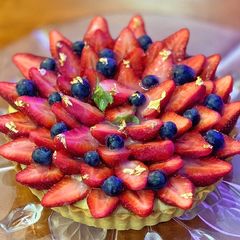 A picture of Japanese Strawberry Tart.