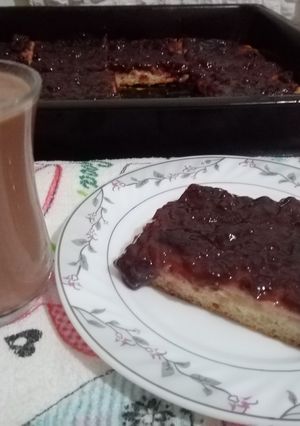 O poză a rețetei Tartă cu gem de prune în aluatul rămas de la pizza.