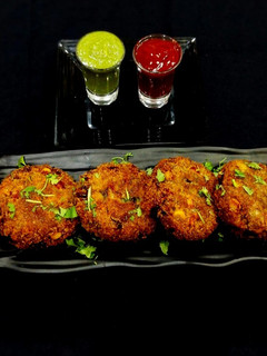 વેજ કટલેટ (Veg Cutlet Recipe In Gujarati) રેસીપી મુખ્ય ફોટો