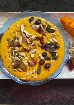A picture of Oats mango chia pudding.