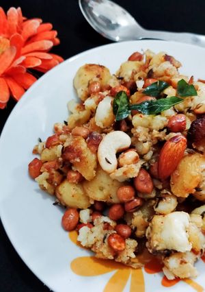 व्रत के आलू चाट (vrat ke aloo chaat recipe in Hindi) रेसिपी मुख्य फोटो