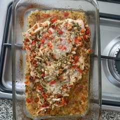 Una foto de Pescado en colchón de vegetales